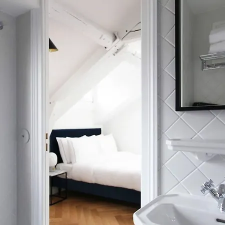 Rendez-vous Batignolles 3* Paris