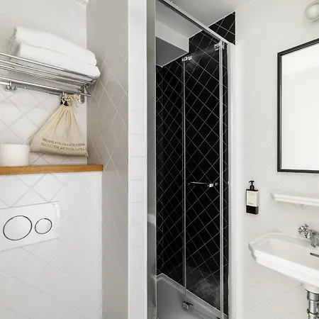 Hotel Rendez-vous Batignolles 3*