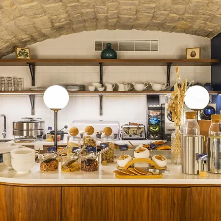Hotel Rendez-vous Batignolles 3*
