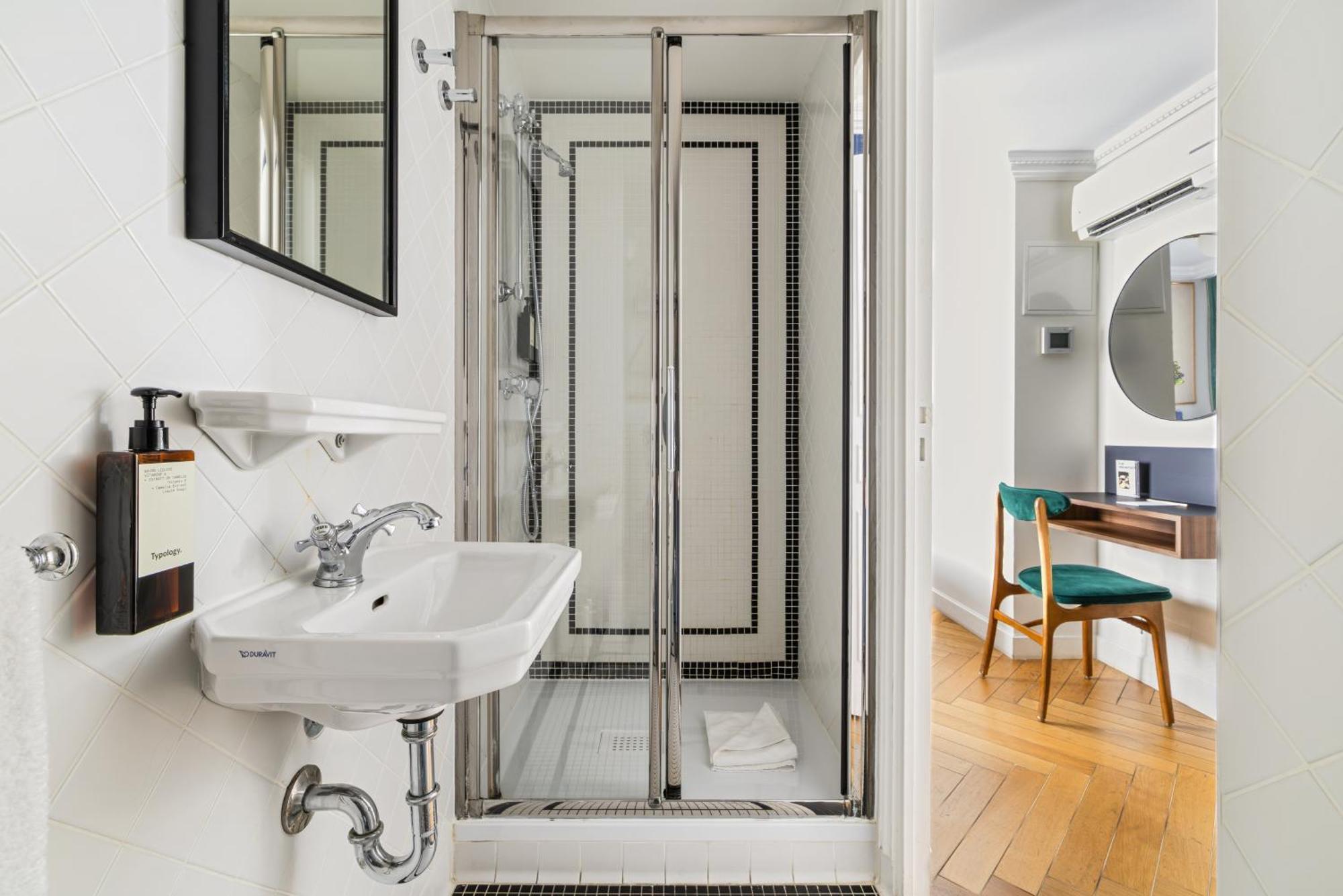 Hotel Rendez-vous Batignolles Paris