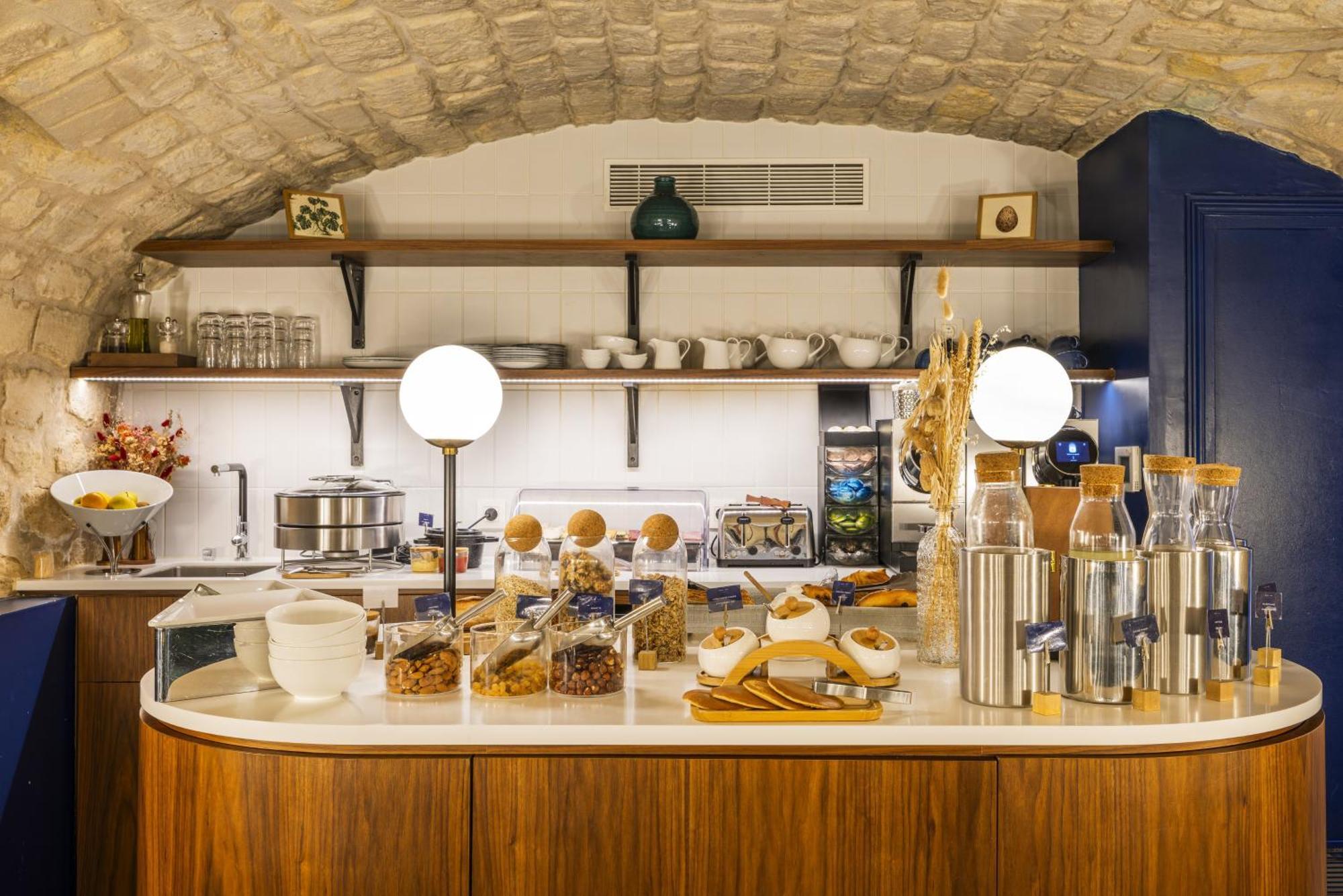 Hotel Rendez-vous Batignolles 3*