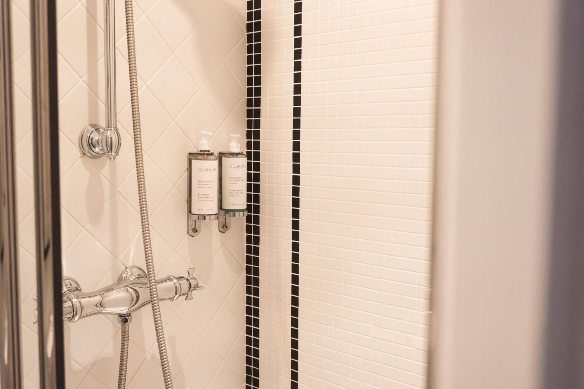 Rendez-vous Batignolles 3* Paris